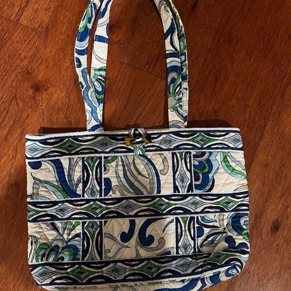 Vera Bradley Handbags - Vera Bradley Tote Mediterranean White Retired Quilted Cotton